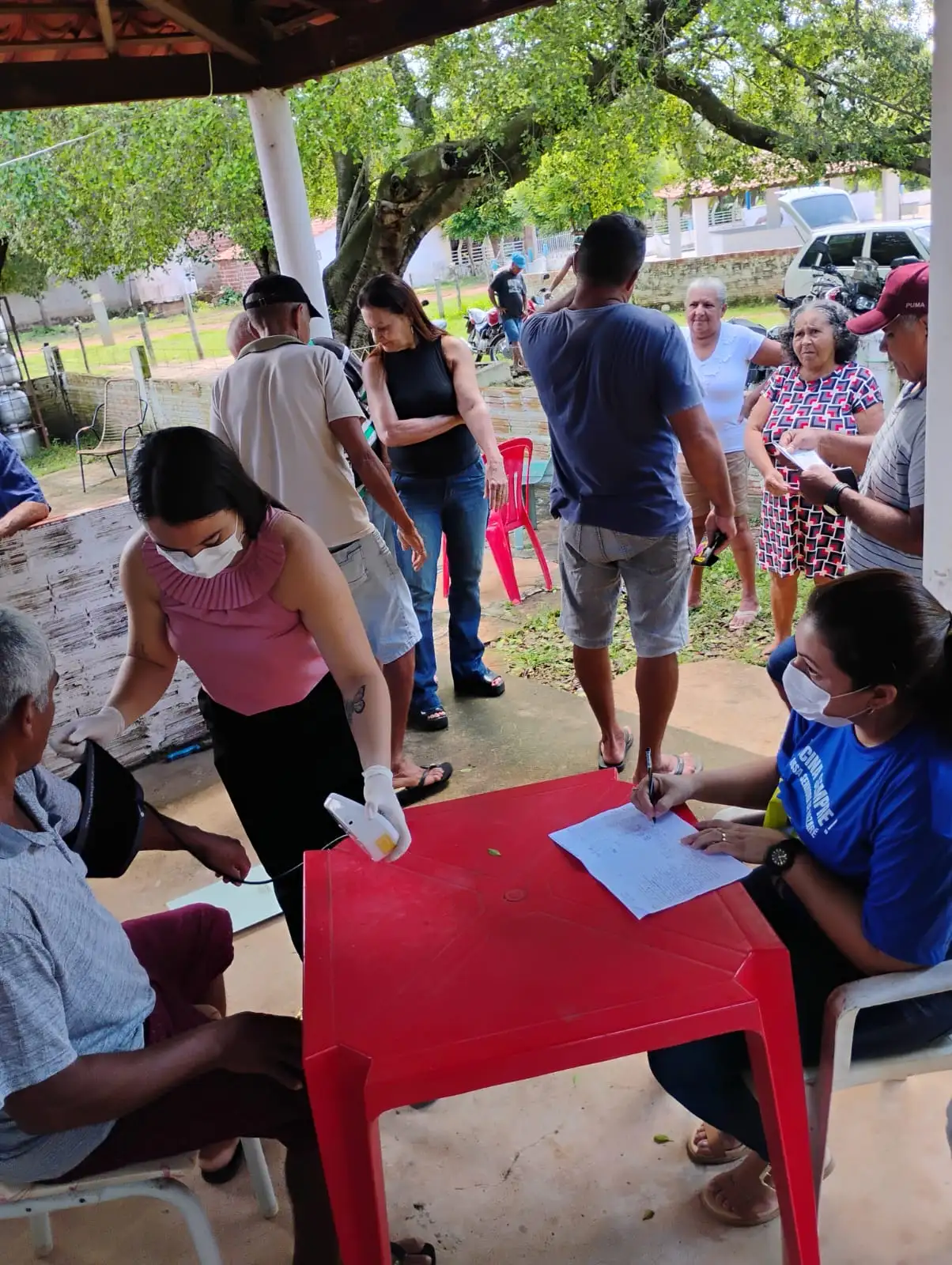 Foto 1 – Saúde Itinerante leva vacinação e atendimentos à microárea do ACS Francisco Chaves .