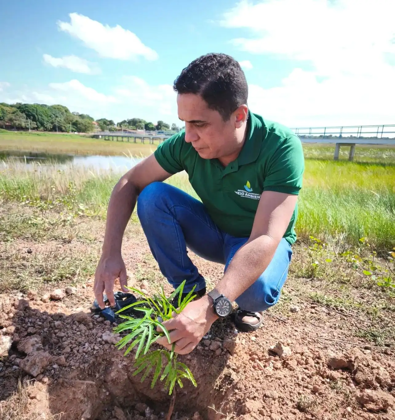 Foto 4 – Semana do Meio Ambiente 2025: Plantio simbólico no açude reforça compromisso com a sustentabilidade