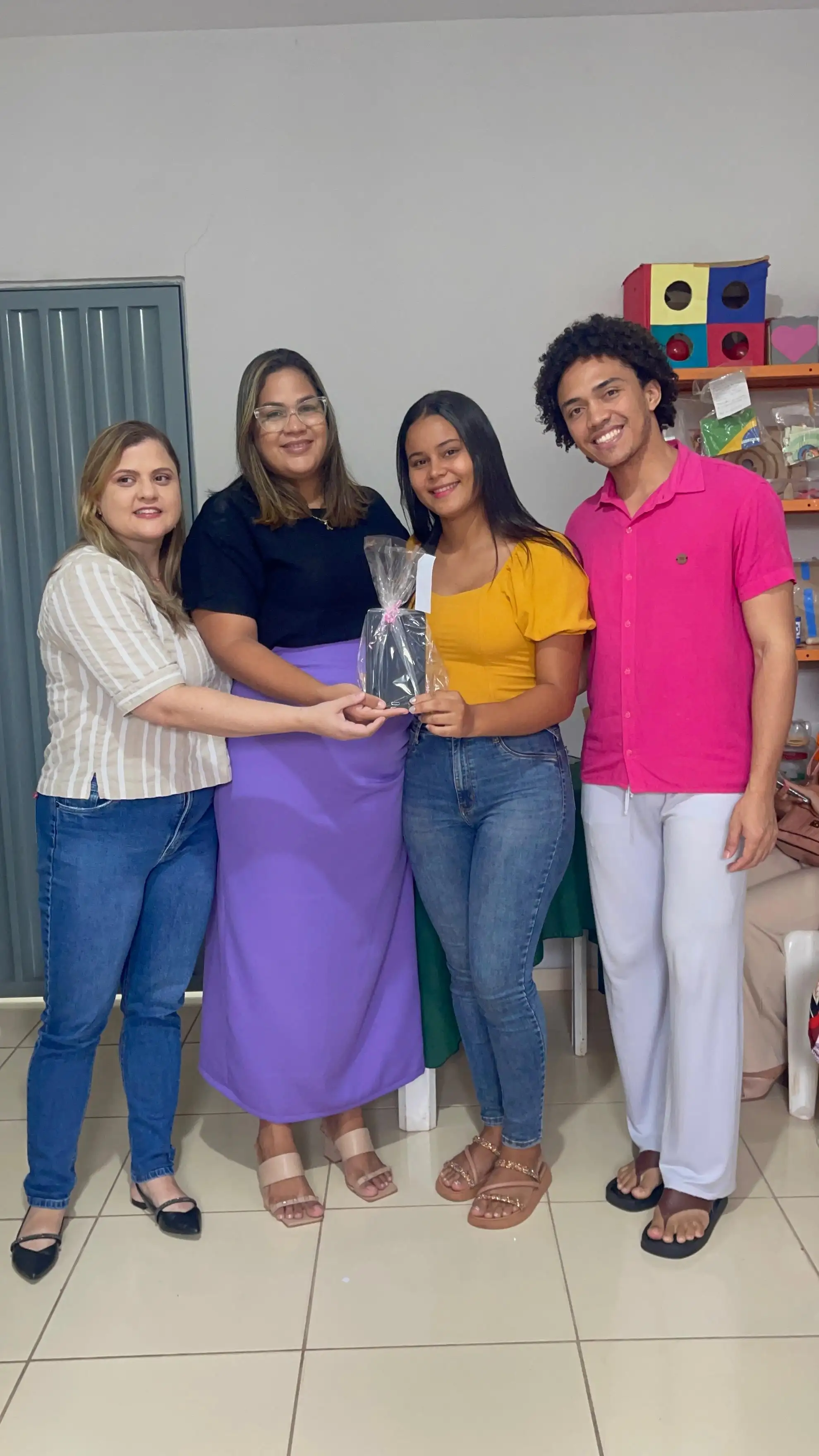Parceria pela Inclusão: Secretaria de Saúde doa tablets à Assistência Social para fortalecer ações sociais 💙👨👩