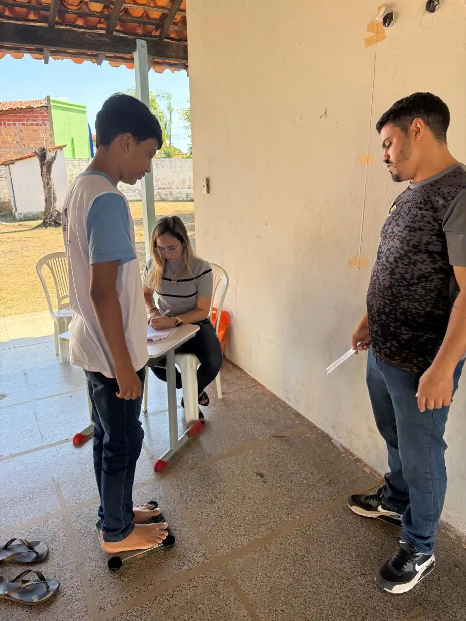 Foto 1 – Saúde na Escola: Estudantes da Escola Mariinha Andrade participam de avaliação antropométrica 🩺📏