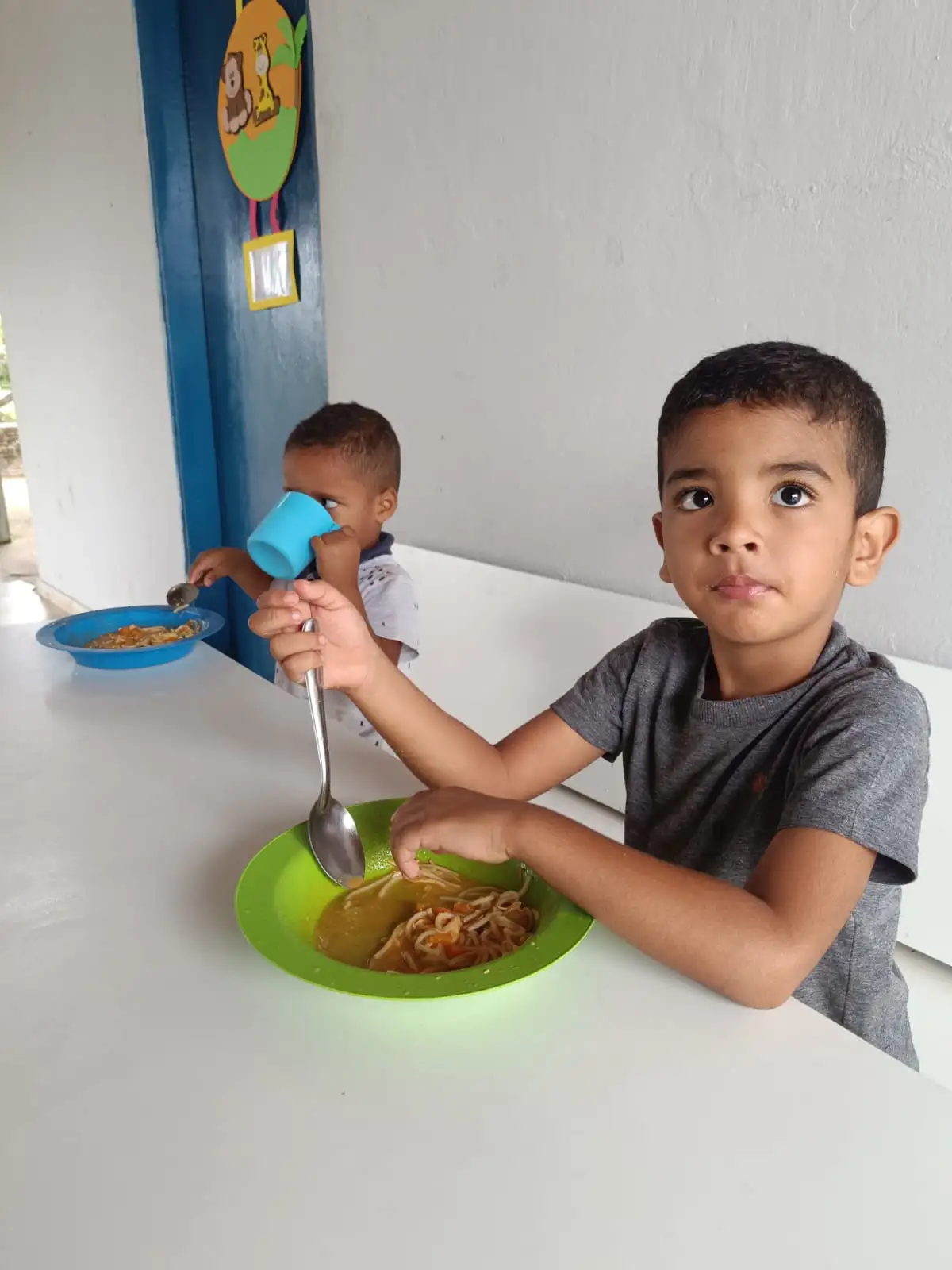Foto 6 – Ação do PSE na Escola Municipal Félix Soares 📚🍎