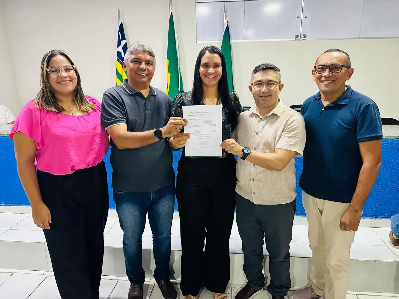 Foto 1 – 📄 Entrega de Portarias aos Profissionais da Saúde 👩⚕️👨⚕️