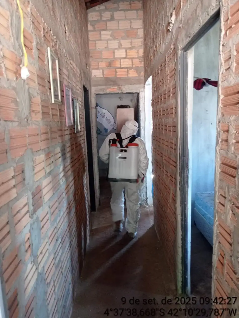 Foto 3 – Ação de Controle da Leishmaniose: detetização garante mais segurança para famílias e comunidade 🏠✨