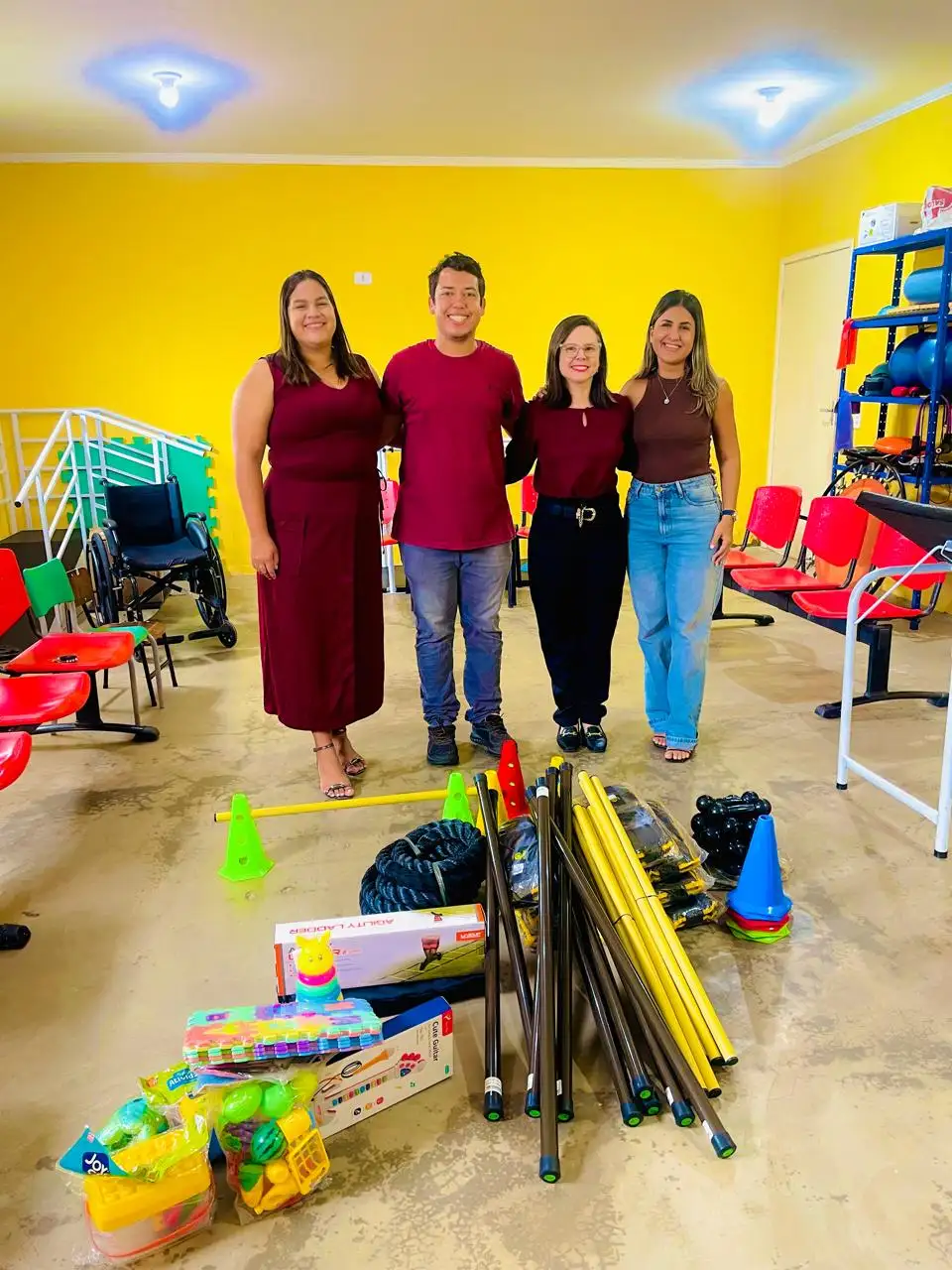 Foto 1 – Entrega de Equipamentos para o Espaço Multiuso