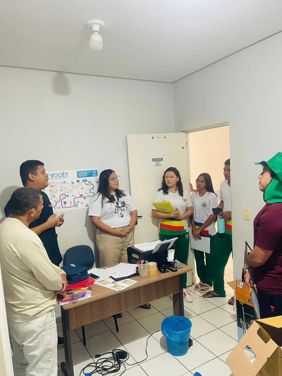 Foto 3 – Alunos do CETI Ribamar Lopes vivenciam na prática o dia a dia da Secretaria de Saúde